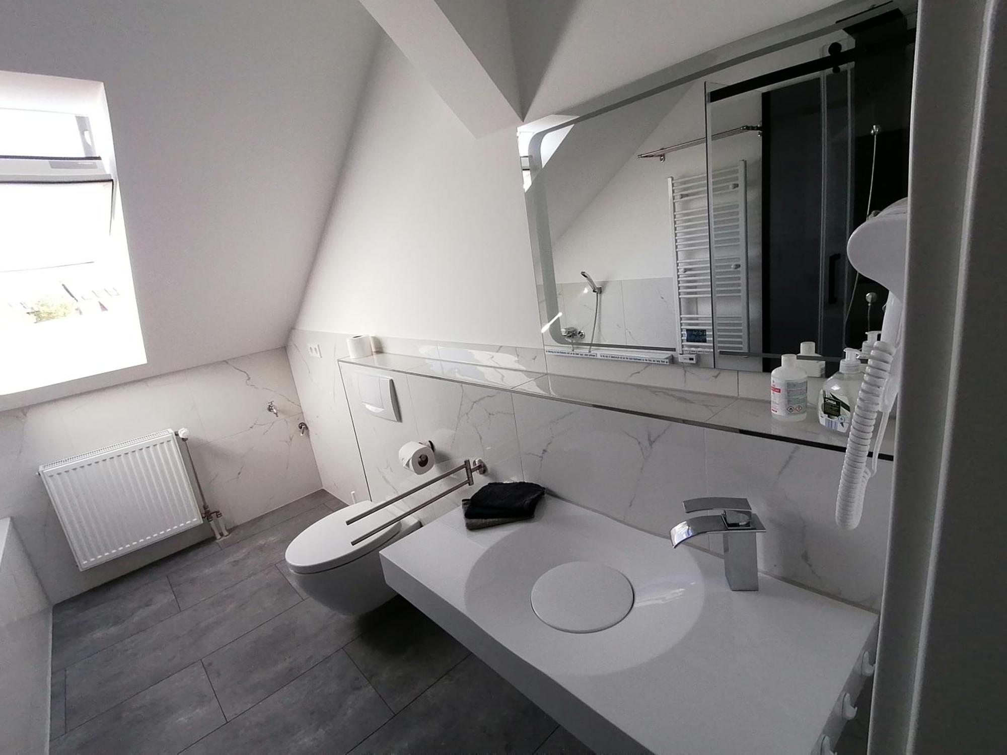 Auszeit2 Erfurt - Stilvolle Dachwohnung Mit Parkplatz - Zentrumsnah Ngoại thất bức ảnh